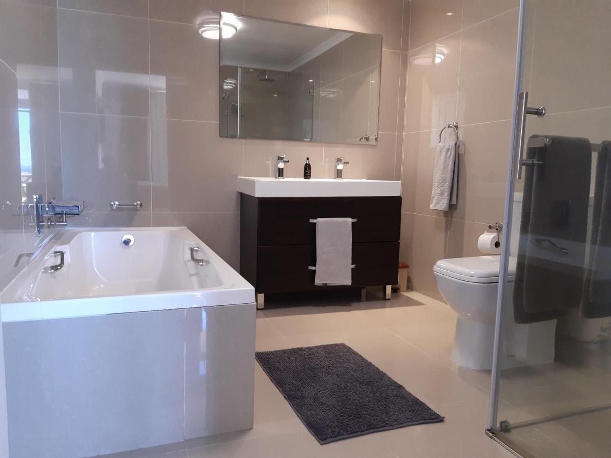 2Whitewaters Bloubergstrand Homestay 外观 照片